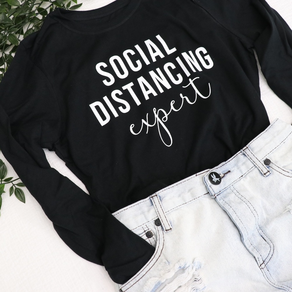 *LAST* (Small)'Social Distancing Expert' Tee - Picture 2 of 5